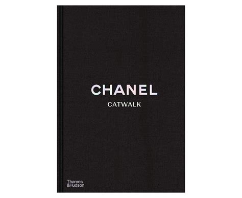 chanel book catwalk|Chanel: The Complete Collections (Catwalk) by Patrick Mauriès.